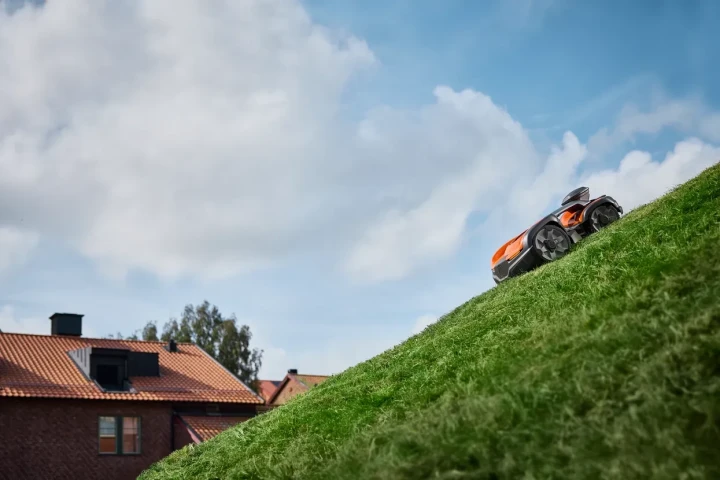 913.