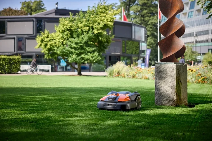 918.